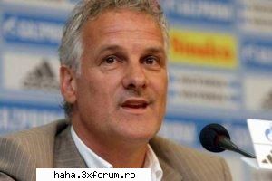 olandezul fred rutten, antrenorul echipei germane de fotbal schalke 04 va fi şi manager general